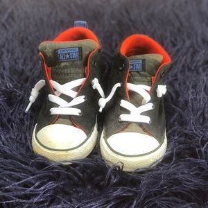 No tie, high top Converse